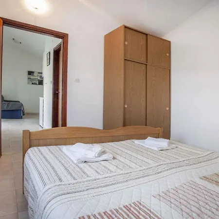 32 Rovinj